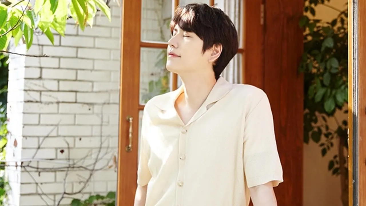 Segarkan Musim Panas, Kyuhyun Super Junior Siap Comeback Lewat Lagu 'Together'
