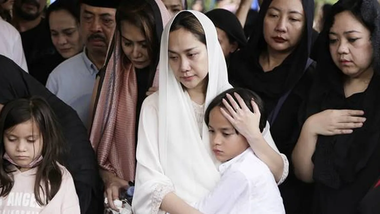 Sekarang Jadi Single Mom, BCL Beri Kekuatan dan Doa Untuk yang Bernasib Sama Sekarang Jadi Single Mom, BCL Beri Kekuatan dan Doa Untuk yang Bernasib Sama