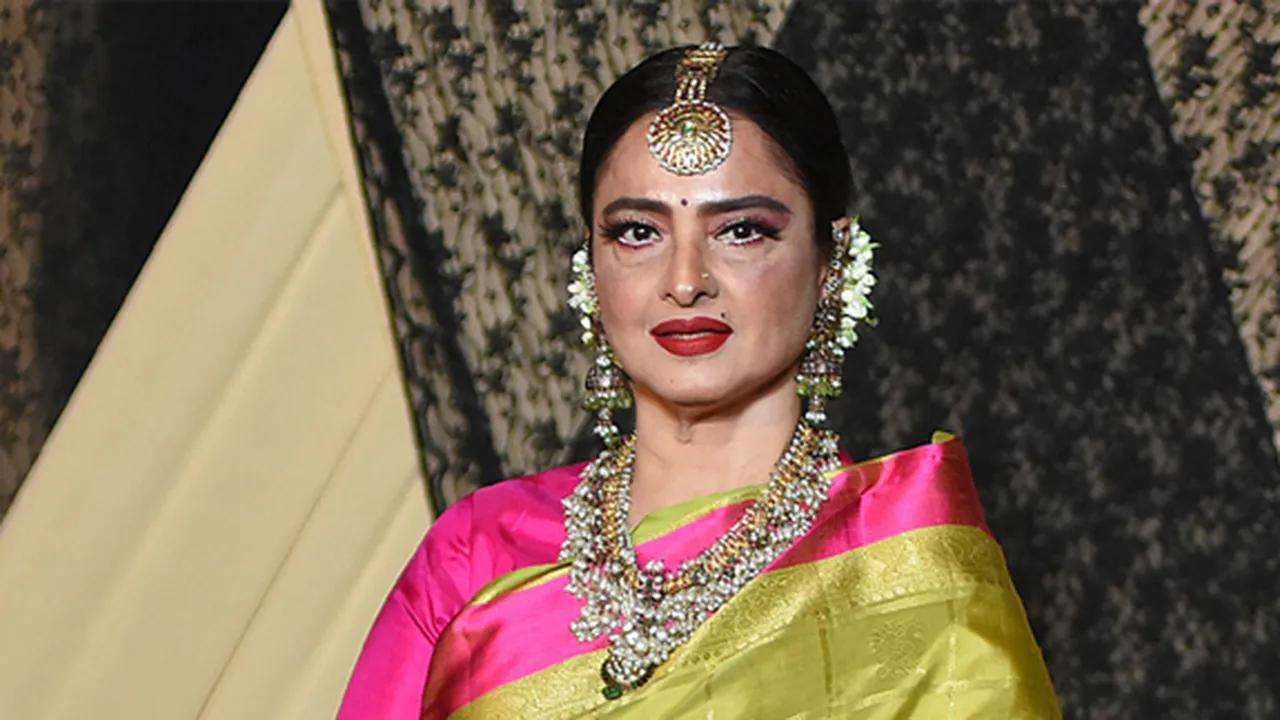 Selain Amitabh Bachchan, Rumah Rekha Juga Dilockdown Gara-Gara Virus Corona