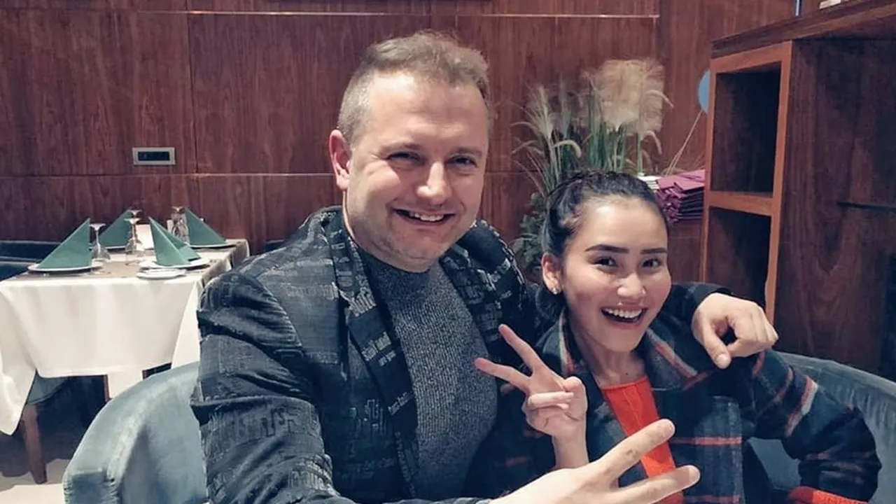 Selain Liburan, Ayu Ting Ting Juga Bikin Project Bareng Produser Musik di Turki