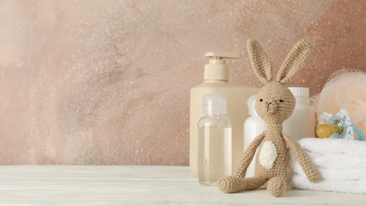 Selain untuk Bayi, Ini 6 Manfaat Baby Oil untuk Wajah Tampil Cantik dan Sehat