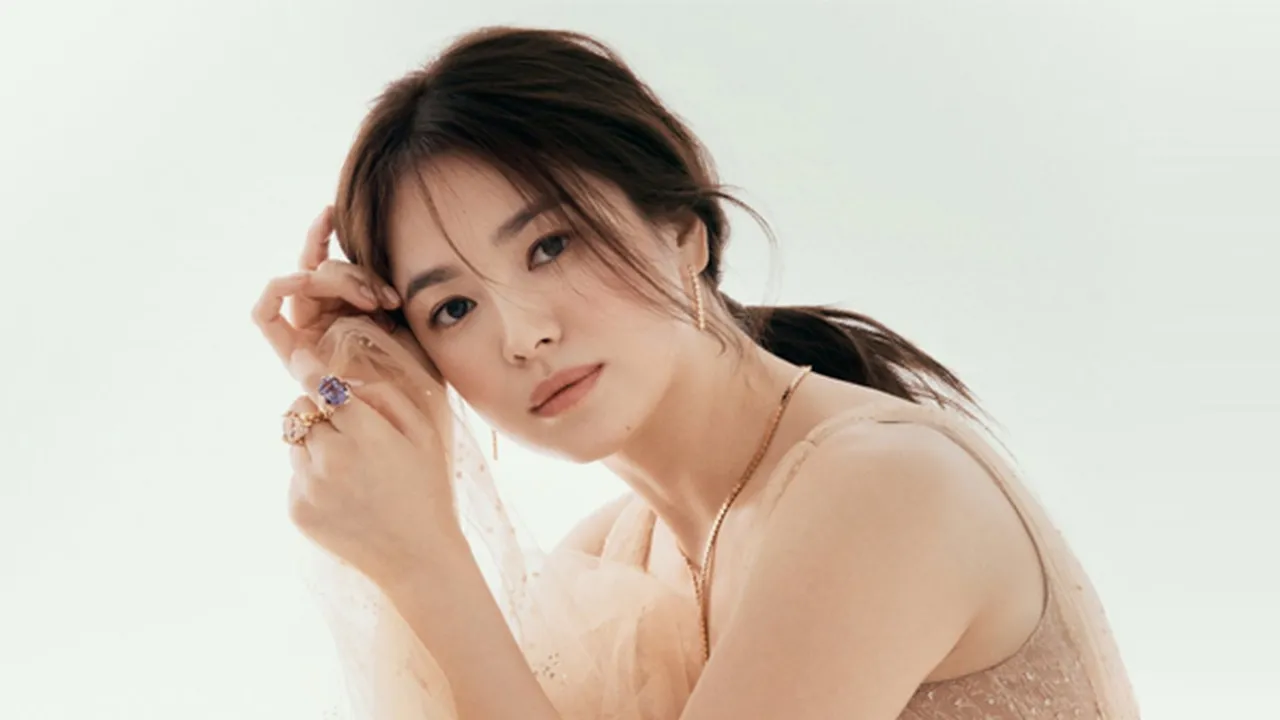 Selalu Terlihat Cantik dan Classy, Song Hye Kyo Punya Selera Tersendiri