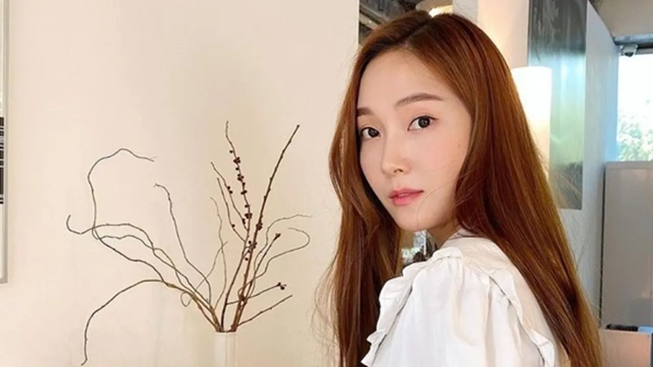 Selamat! 'Shine' Novel Debut Jessica Jung Masuk 'New York Times' Best Sellers List' Selamat! 'Shine' Novel Debut Jessica Jung Masuk 'New York Times' Best Sellers List'
