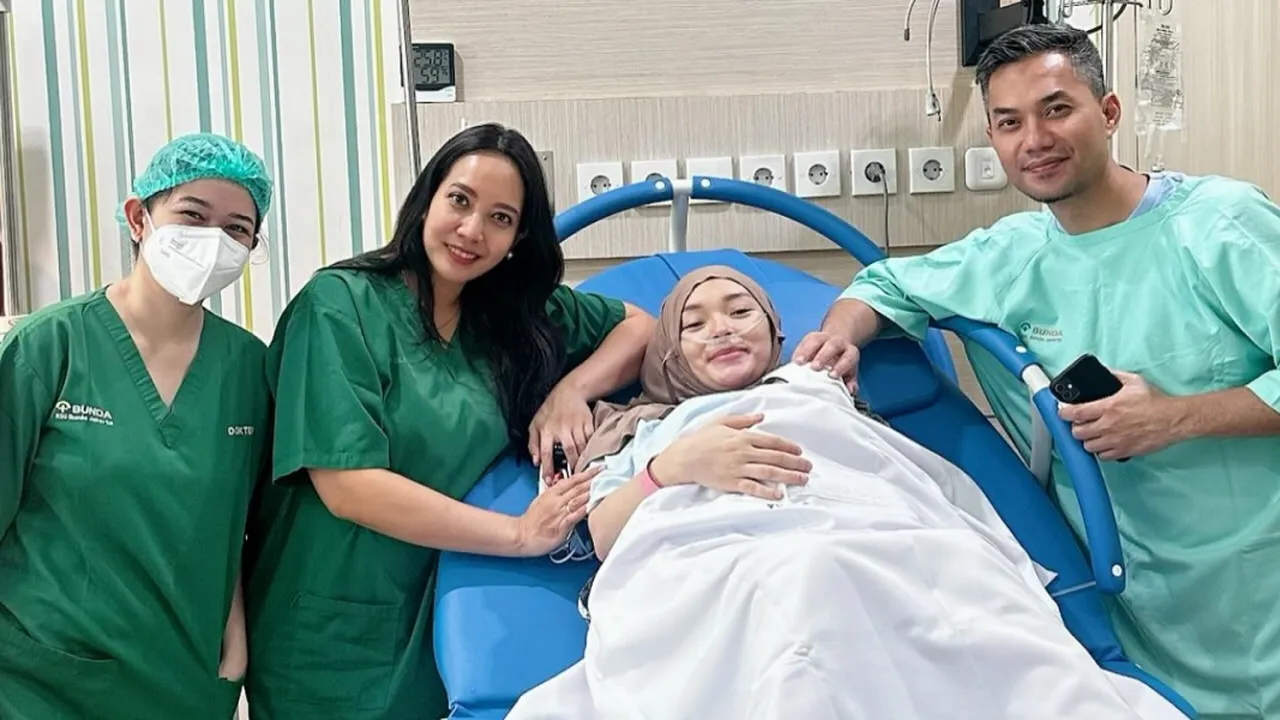 Selamat, Zaskia Gotik Melahirkan Anak Ketiga - Sudah Diberi Nama