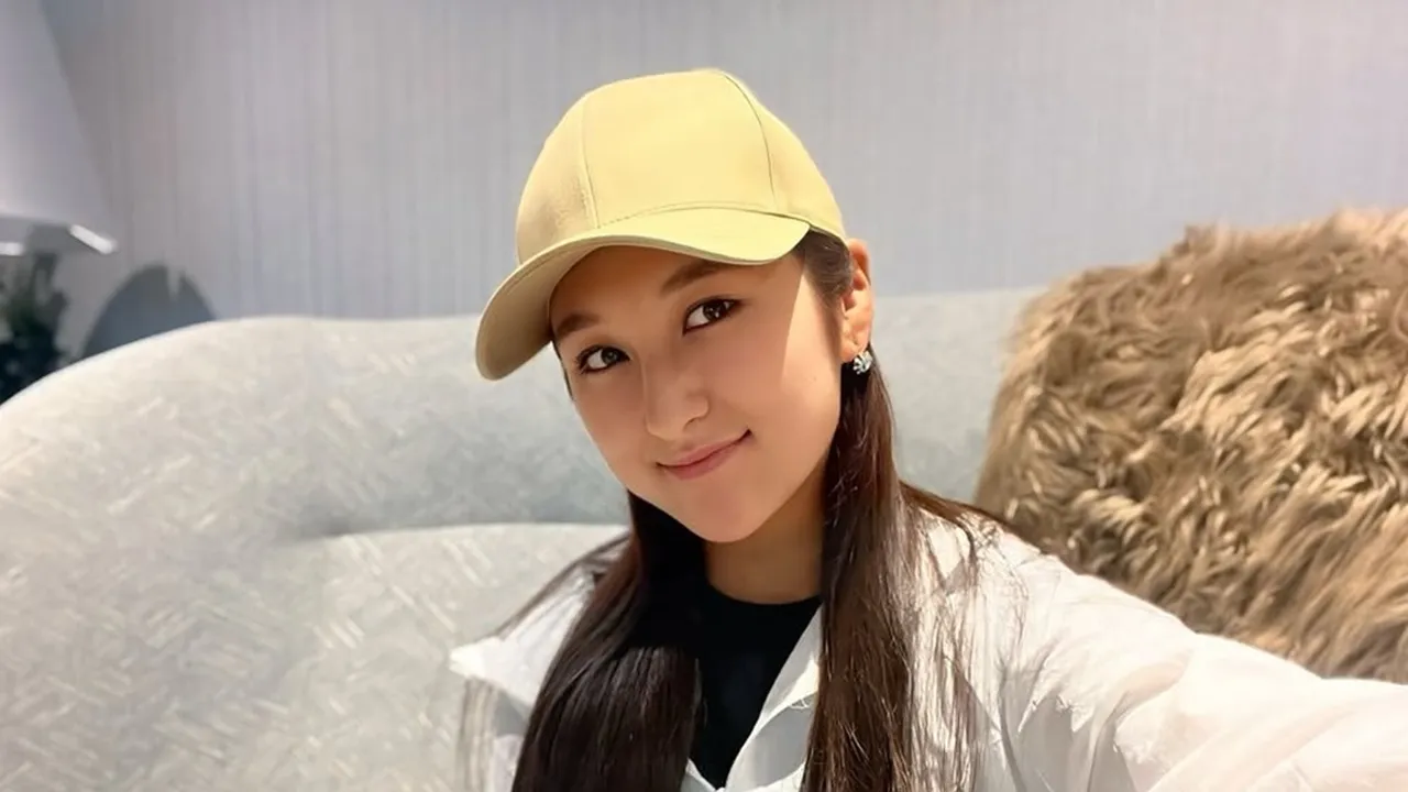 Selebgram Cantik Asal Kirgistan Punya Wajah Mirip Kim Bum