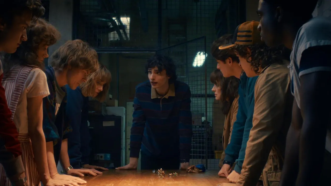 Selebgram Indo Iseng Telpon Nomor di Serial STRANGER THINGS, Hasilnya Bikin Kaget