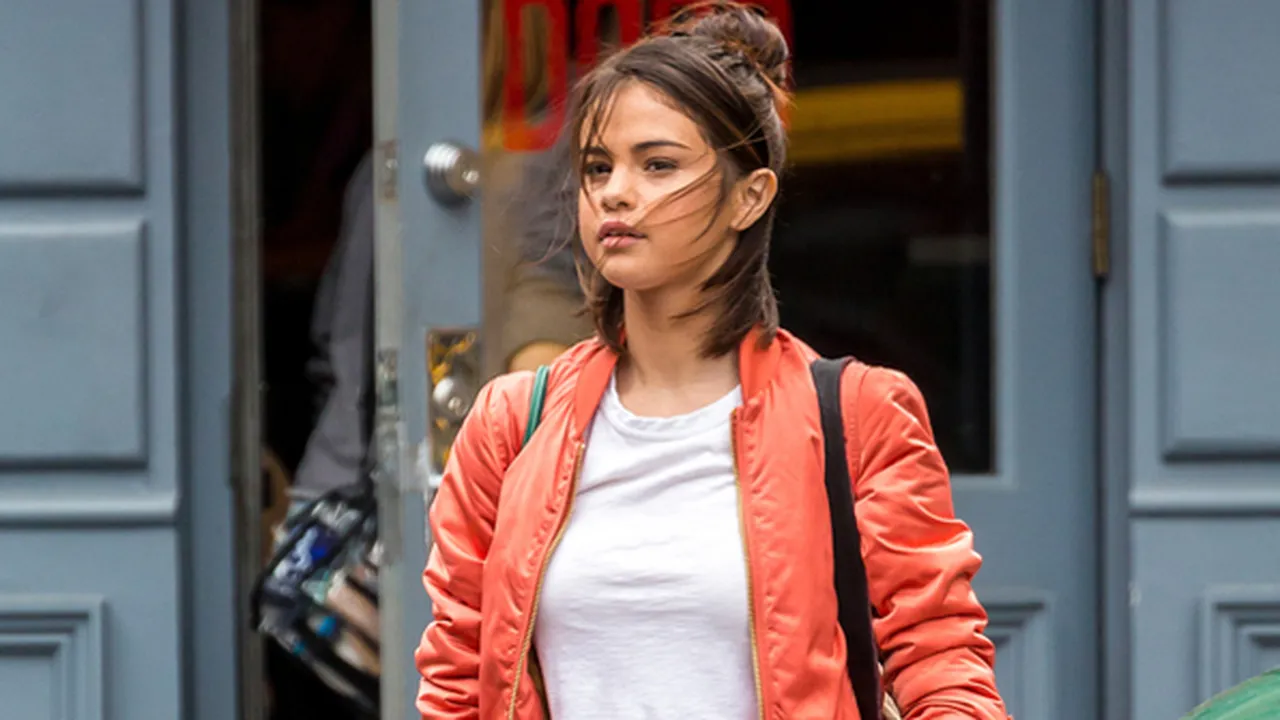 Selena Gomez Tertangkap Sarapan Bareng Cowok Misterius