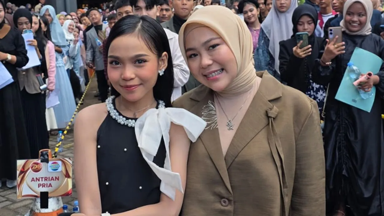 Selfi Yamma dan Andi DA7 Hadir Beri Semangat Peserta Audisi D'ACADEMY 8 Makassar