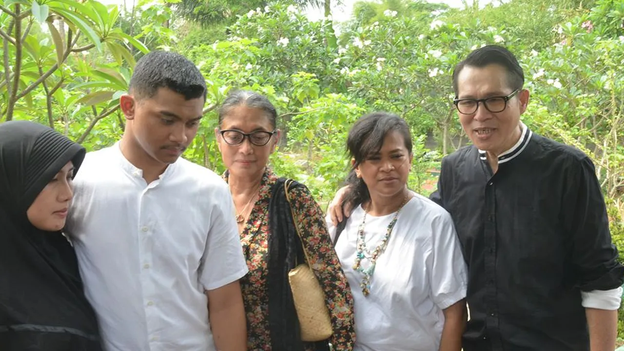 Semasa Hidup, Beginilah Sosok George Taka di Mata Jajang C Noer Semasa Hidup, Beginilah Sosok George Taka di Mata Jajang C Noer