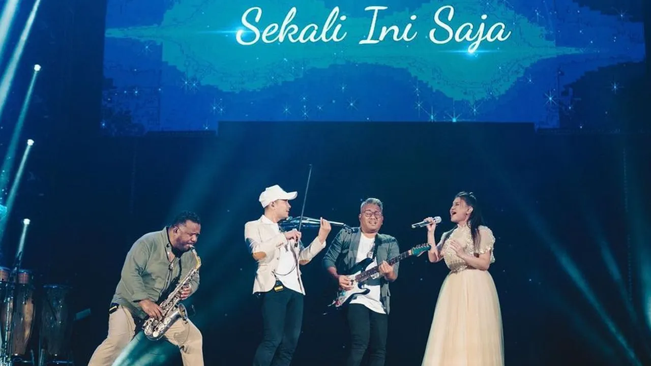 Sempat Dekat dengan Glenn Fredly, Rossa Ungkap Rahasia yang Belum Terkuak Sempat Dekat dengan Glenn Fredly, Rossa Ungkap Rahasia yang Belum Terkuak
