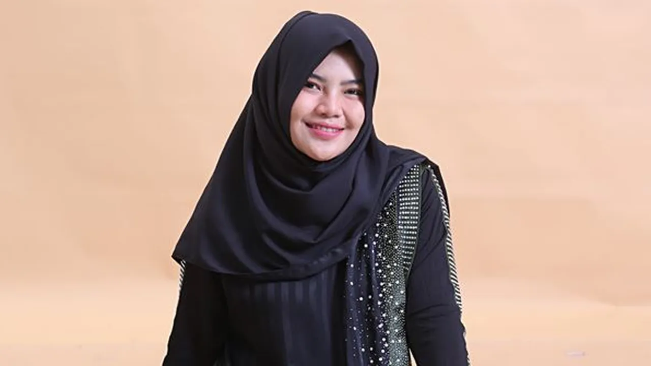 Sempat Geram Disebut Anak Durhaka, Rosa Meldianti Akhirnya Jenguk Sang Kakek