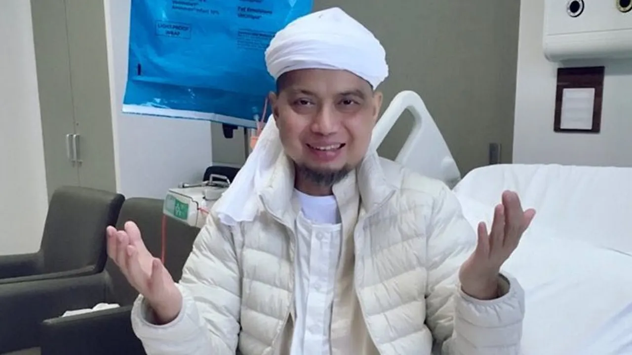 Sempat Kritis, Dokter Sebut Kondisi Ustaz Arifin Ilham Sudah Stabil Sempat Kritis, Dokter Sebut Kondisi Ustaz Arifin Ilham Sudah Stabil