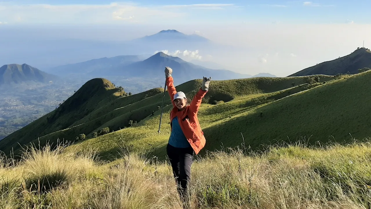 Sempat Lihat Hal Gaib, Pendaki Wanita Ini Tetap Sukses Taklukkan Puncak Gunung Merbabu