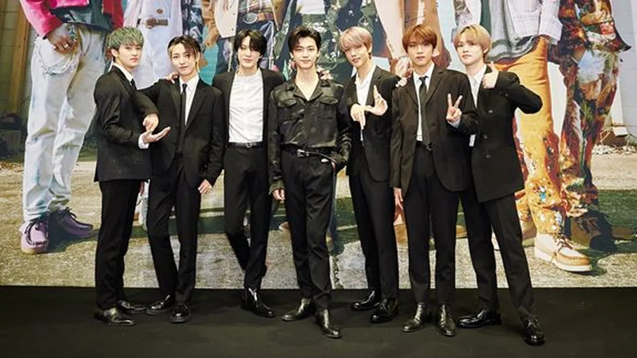 Seolah Jadi Model Iklan, NCT Dream Tampilkan Banyak Sisi Berbeda Dalam Performance 'Hot Sauce'