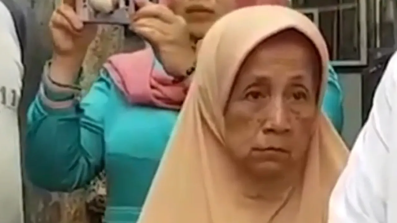 Seorang Nenek Buta Huruf Ditipu Tetangga, Rumahnya Dibeli Seharga 300 Ribu