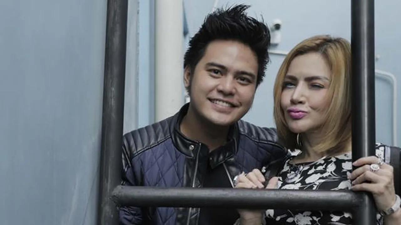 Seorang Penerawang Baca Galih Ginanjar & Barbie Kumalasari, Peringatkan Ada Karma Seorang Penerawang Baca Galih Ginanjar & Barbie Kumalasari, Peringatkan Ada Karma
