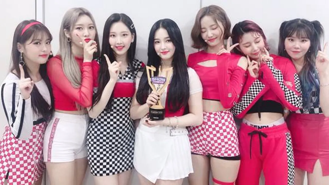 Seorang Pria Masturbasi di Acara Fan Meeting, Fans MOMOLAND dan K-Pop Tak Terima