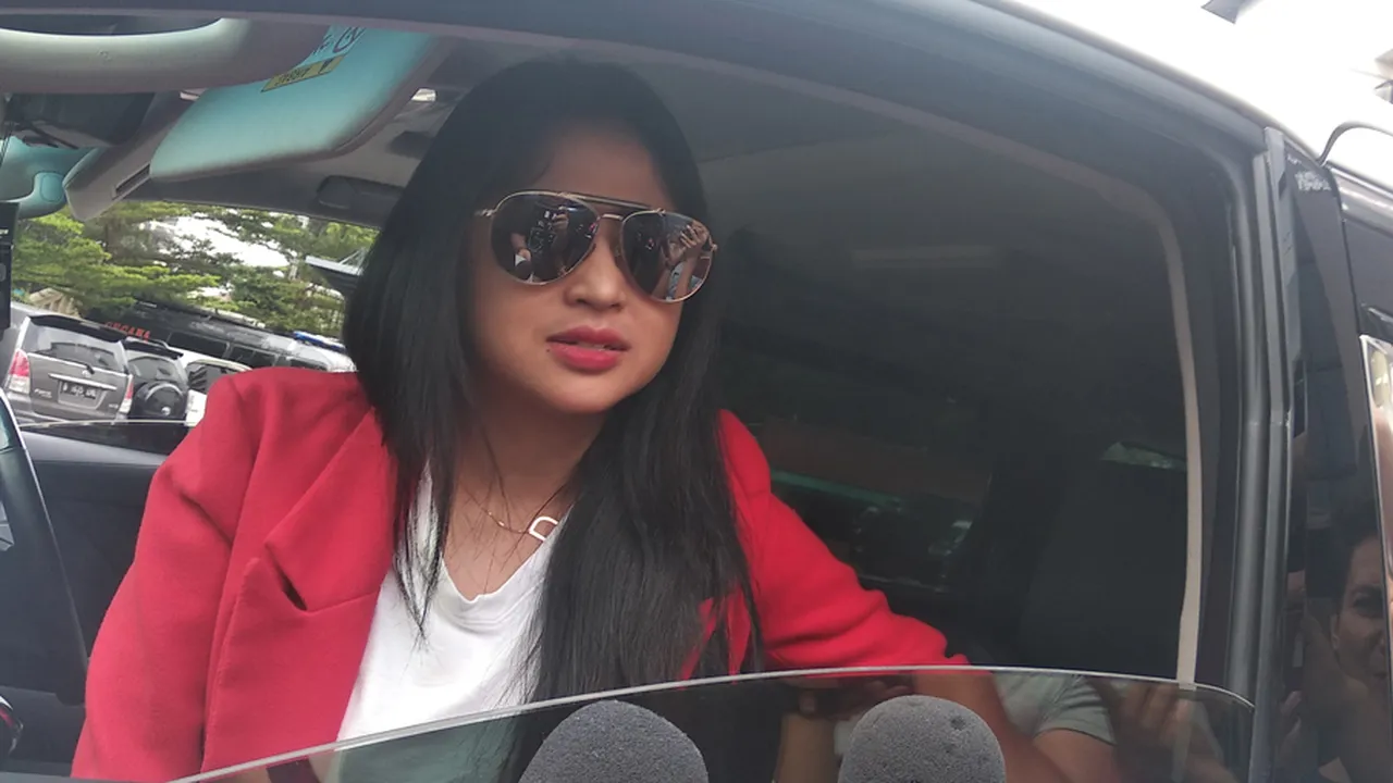 Sepeninggal Ayahanda, Dewi Perssik Akan Berusaha dan Lebih Belajar Memaknai Hidup