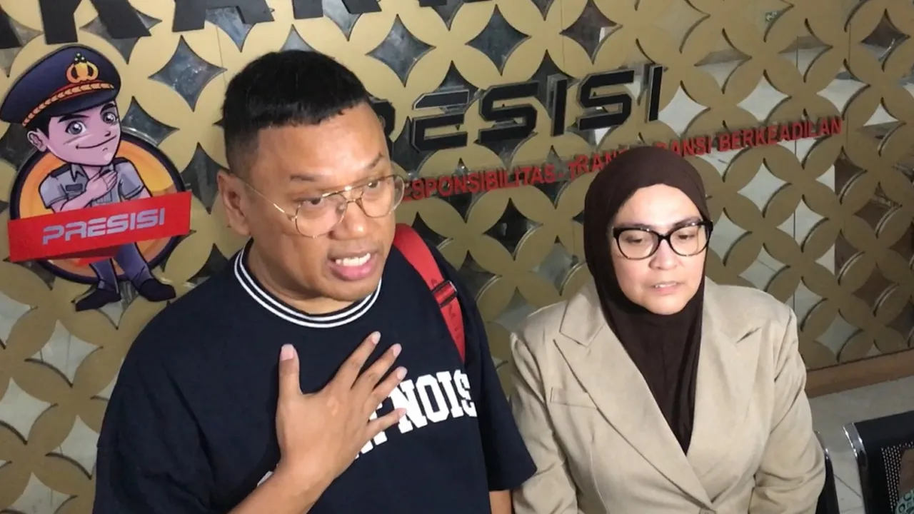 Serah Terima dengan Sherina, Uya Kuya Terharu Saat Lima Kucingnya Kembali Serah Terima dengan Sherina, Uya Kuya Terharu Saat Lima Kucingnya Kembali
