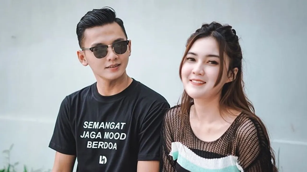 Sering Bikin Netizen Baper, Akhirnya Nella Kharisma Ungkap Status Hubungan dengan Dory Harsa