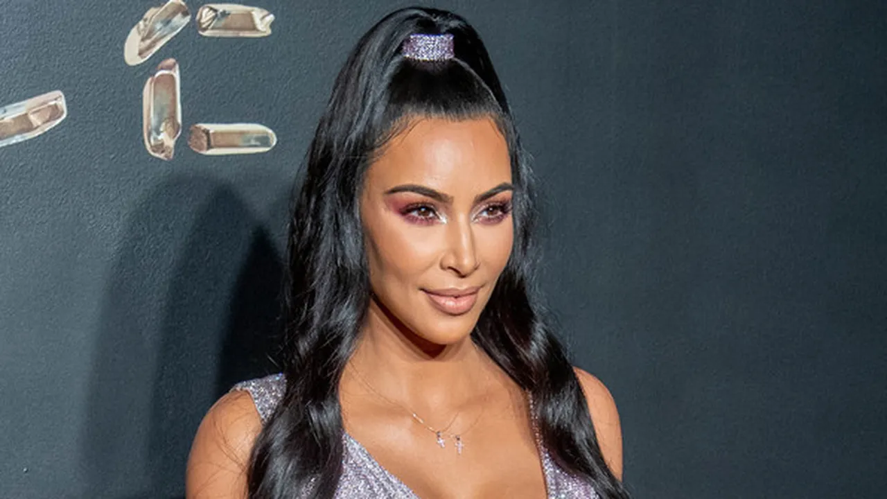 Sering Dikira Operasi Plastik, Ini Pengakuan Kim Kardashian
