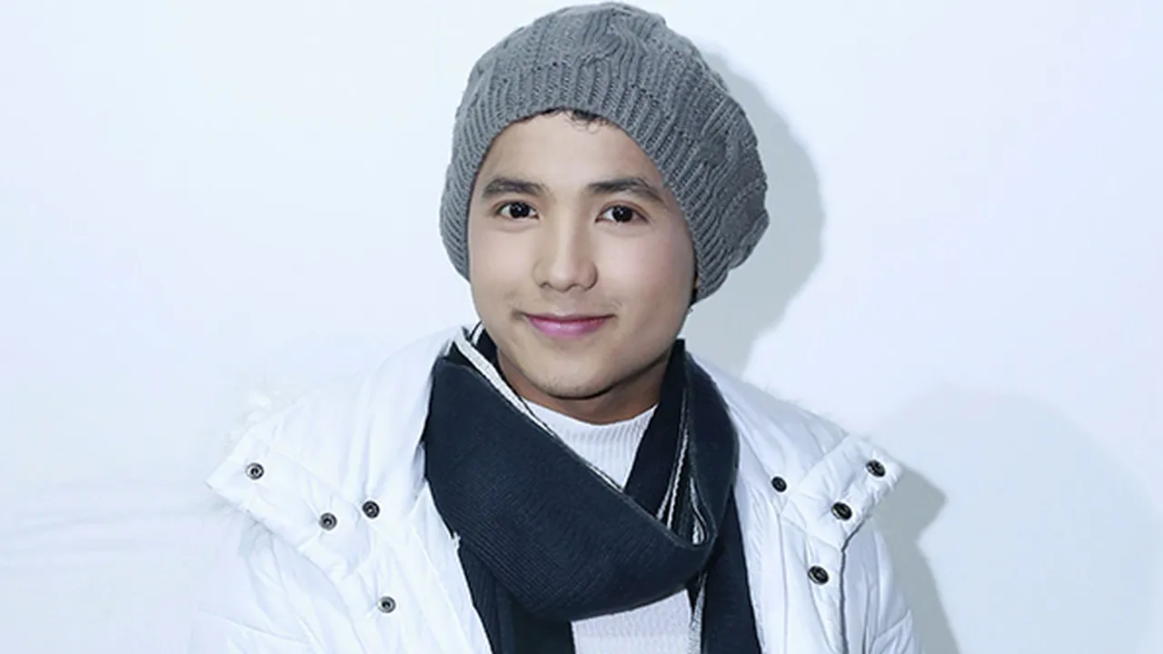 Sering Gonta Ganti Warna Rambut, Ini Potret Ganteng Jirayut
