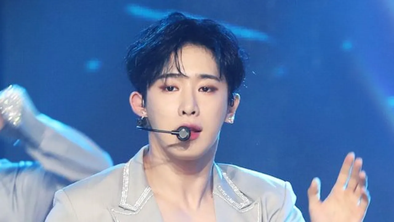 Sering Jadi Perbincangan, Ternyata Wonho MONSTA X Desain Sendiri Kostum Panggungnya