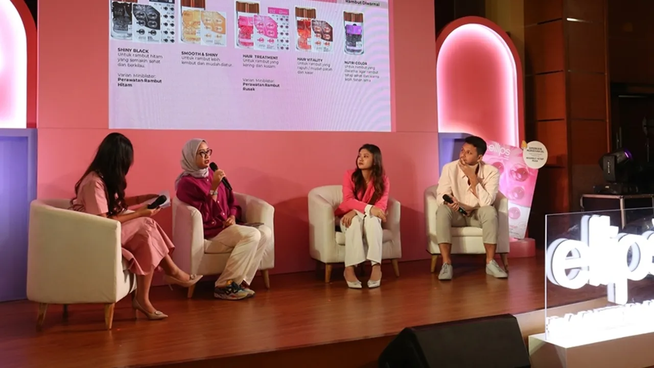 Seru Banget! Ellips Shine Sister Goes to Campus Ajak Mahasiswa di Bandung Tampil Percaya Diri dengan #RambutTetapMuda