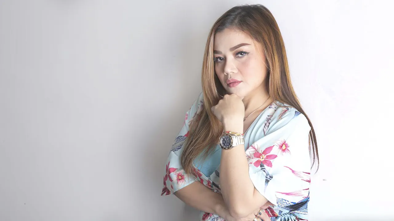 Seruni Bahar, Sempat Dimusuhi Keluarga Bahar