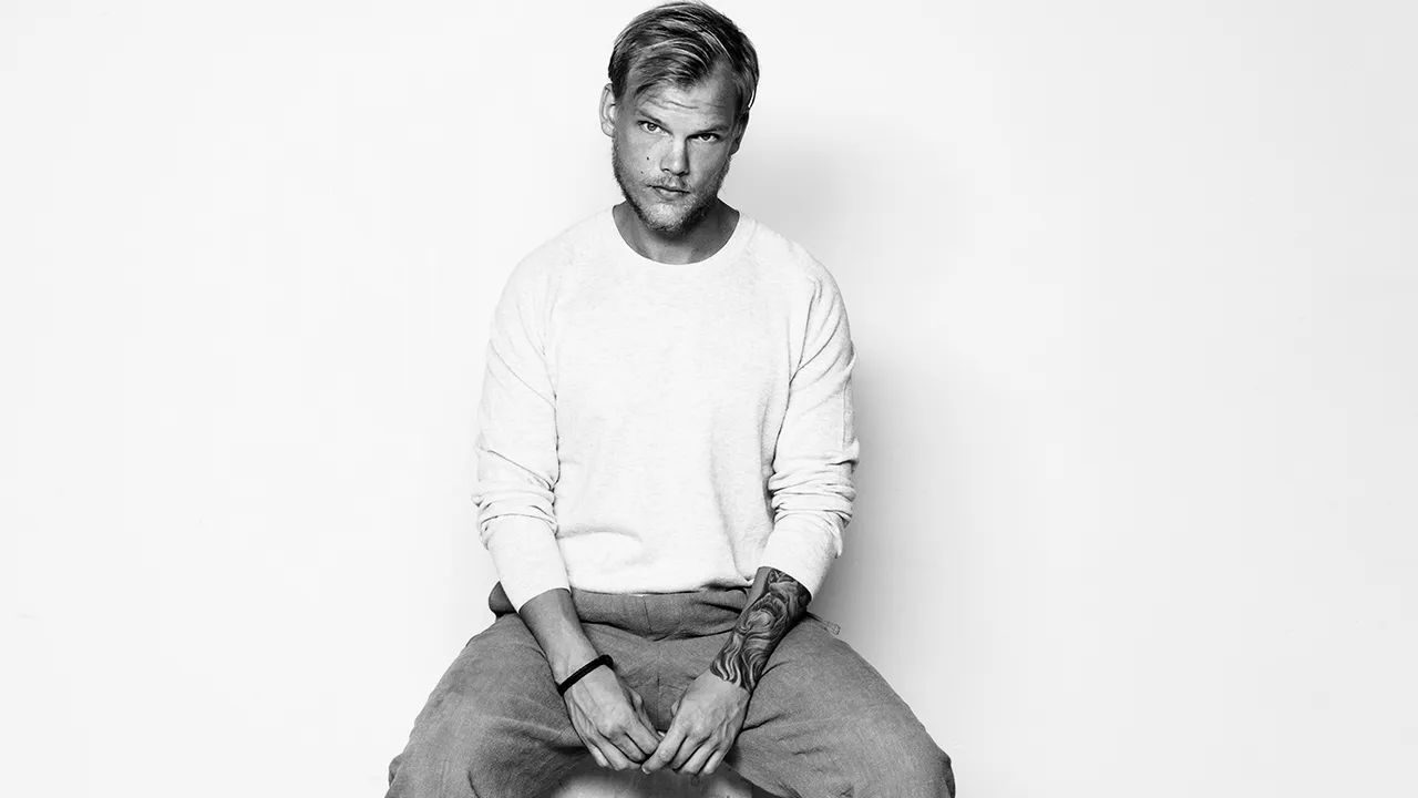 Setahun Meninggal, Avicii Rilis Lagu Baru Berjudul 'SOS'