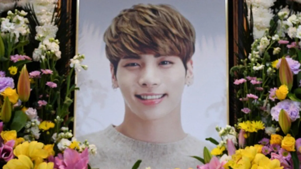 Setahun Meninggalnya Jonghyun SHINee, SM Entertainment dan Sahabat Mengenang