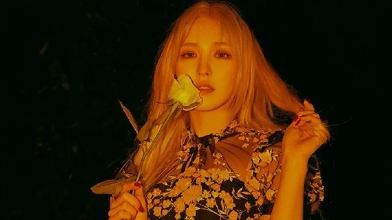 Setelah Cedera Serius, Wendy Red Velvet Tak Mau Melepas Mikrofon di Tangannya
