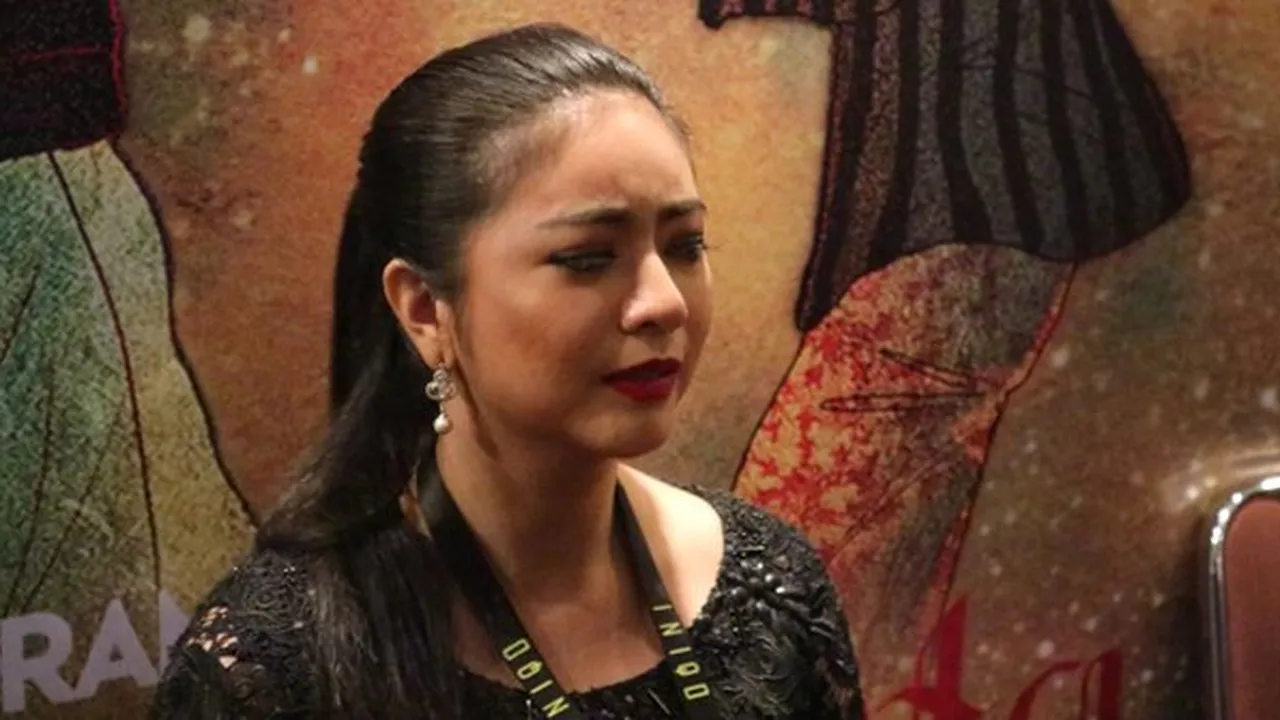 Setelah Cerai, Qory Sandioriva dan Ramon Tungka Bagai Adik Kakak Setelah Cerai, Qory Sandioriva dan Ramon Tungka Bagai Adik Kakak