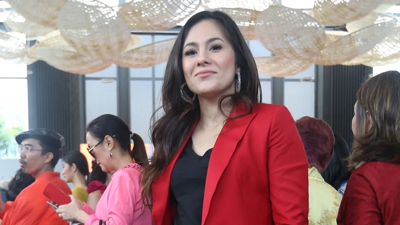 Setelah Coba TikTok, Wulan Guritno Bakal Jadi Youtuber?