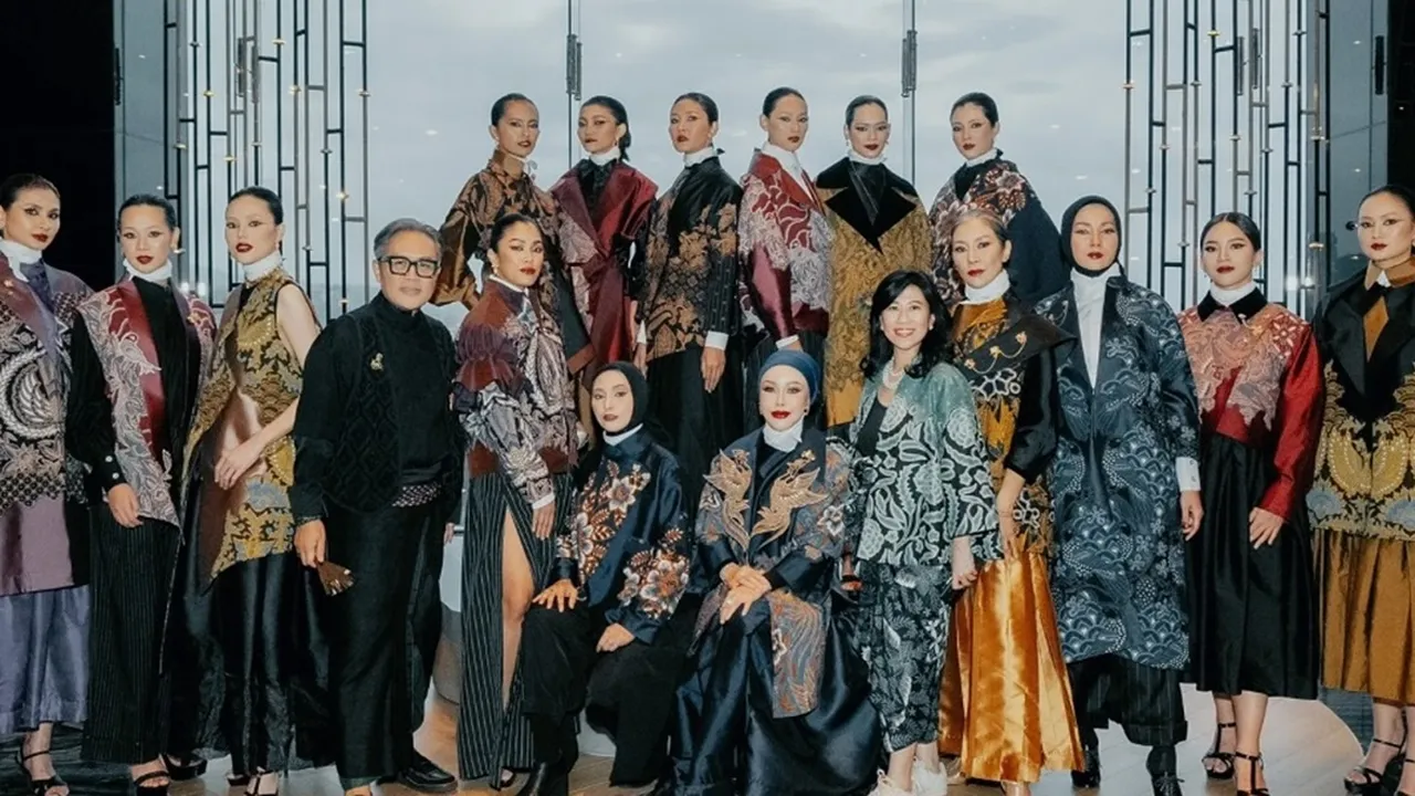 Setelah Iwan Tirta Tiada, Siapa yang Menjaga Api Warisan Batik Tetap Menyala?