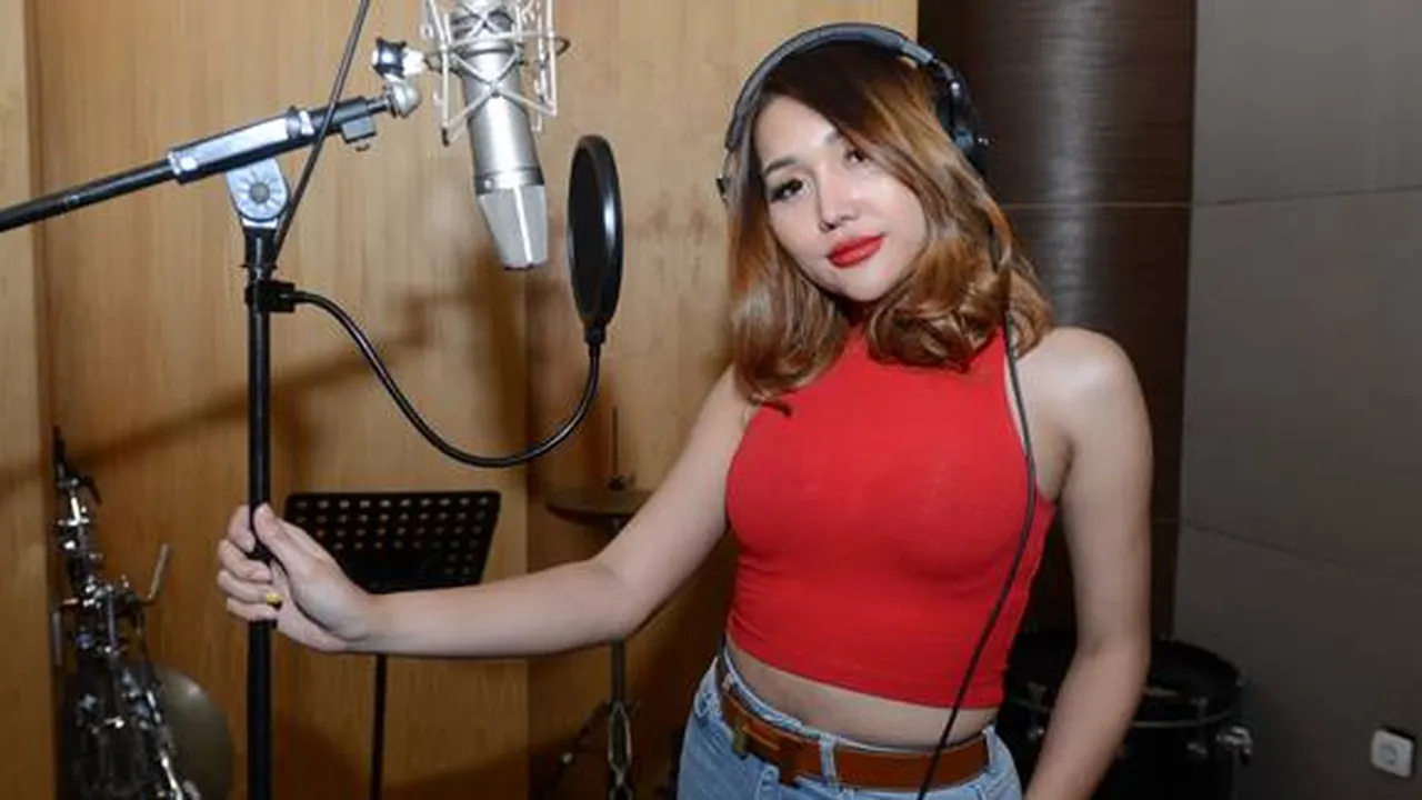 Setelah Lulus STM Lucinta Luna Kerja di Salon, Tapi Tahun Ketiga Dipecat Karena Hal Ini