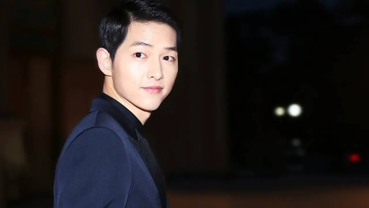Setelah Song Hye Kyo Dirumorkan CLBK dengan Hyun Bin, Kali Ini Song Joong Ki Juga Dikabarkan Pacaran Setelah Song Hye Kyo Dirumorkan CLBK dengan Hyun Bin, Kali Ini Song Joong Ki Juga Dikabarkan Pacaran