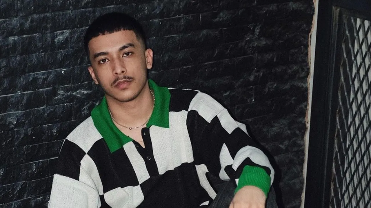 Setelah Sukses Dapat Certified Gold Stream Spotify, Aziz Hedra Gelar Showcase Intimate