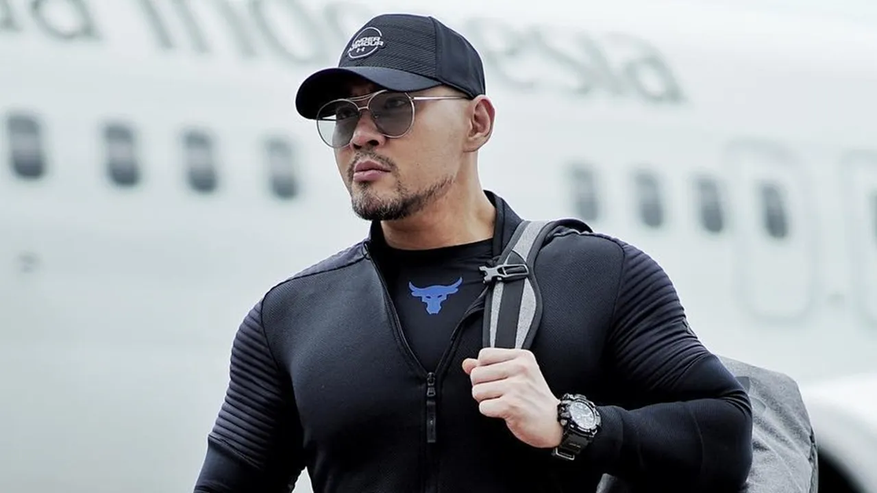 Setelah Video Perseteruan Viral, Deddy Corbuzier Akhirnya Minta Maaf ke Lucinta Luna Setelah Video Perseteruan Viral, Deddy Corbuzier Akhirnya Minta Maaf ke Lucinta Luna