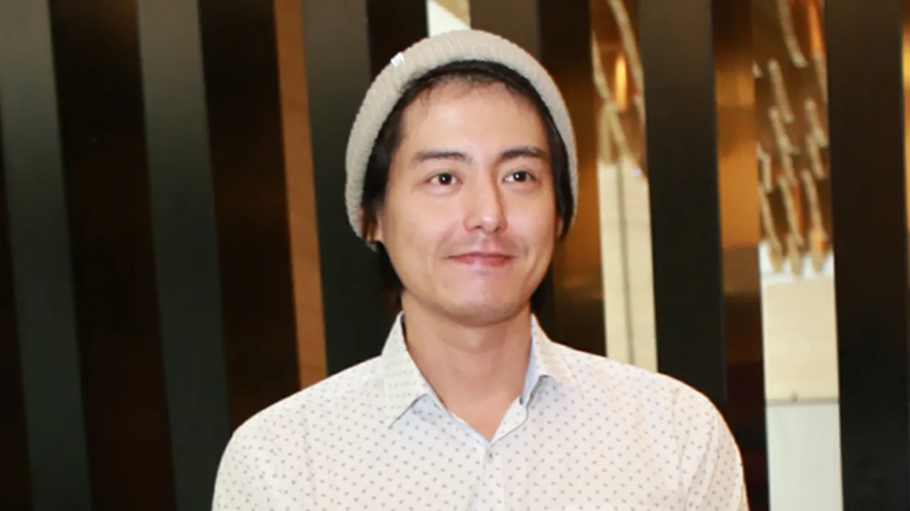 Setiap Adzan Berkumandang, Roger Danuarta Langsung Bergegas ke Masjid Setiap Adzan Berkumandang, Roger Danuarta Langsung Bergegas ke Masjid