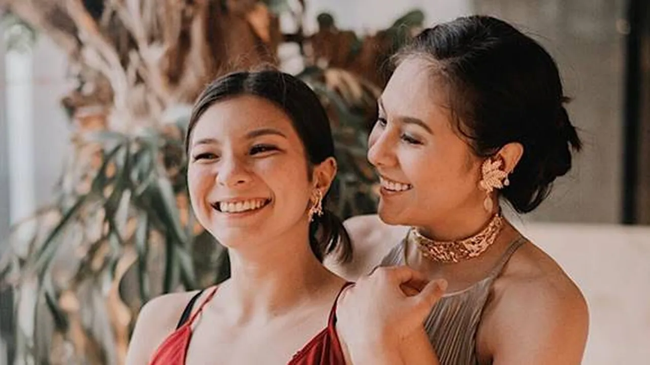 Shaloom Razade Ulang Tahun, Wulan Guritno Sebut Putrinya 'My China Doll' Shaloom Razade Ulang Tahun, Wulan Guritno Sebut Putrinya 'My China Doll'