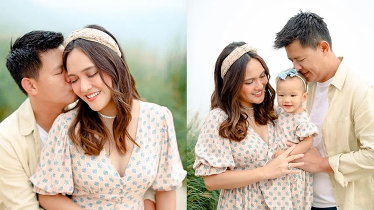 Shandy Aulia Mesra dengan Suami, Wajah Cemburu Baby Claire Bikin Netizen Gemas Shandy Aulia Mesra dengan Suami, Wajah Cemburu Baby Claire Bikin Netizen Gemas