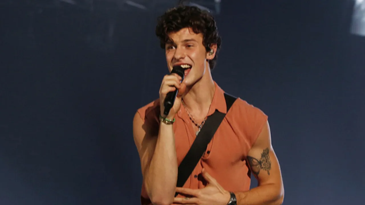 Shawn Mendes Konser Perdana di Indonesia, Teriakan Fans Bikin SICC Bergemuruh Shawn Mendes Konser Perdana di Indonesia, Teriakan Fans Bikin SICC Bergemuruh