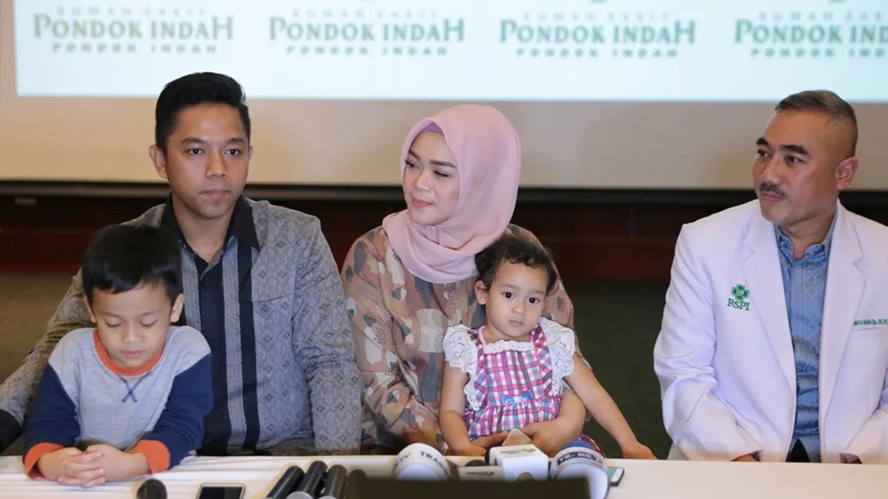 Sheza Idris Sempat Alami Mata Merah Saat Melahirkan