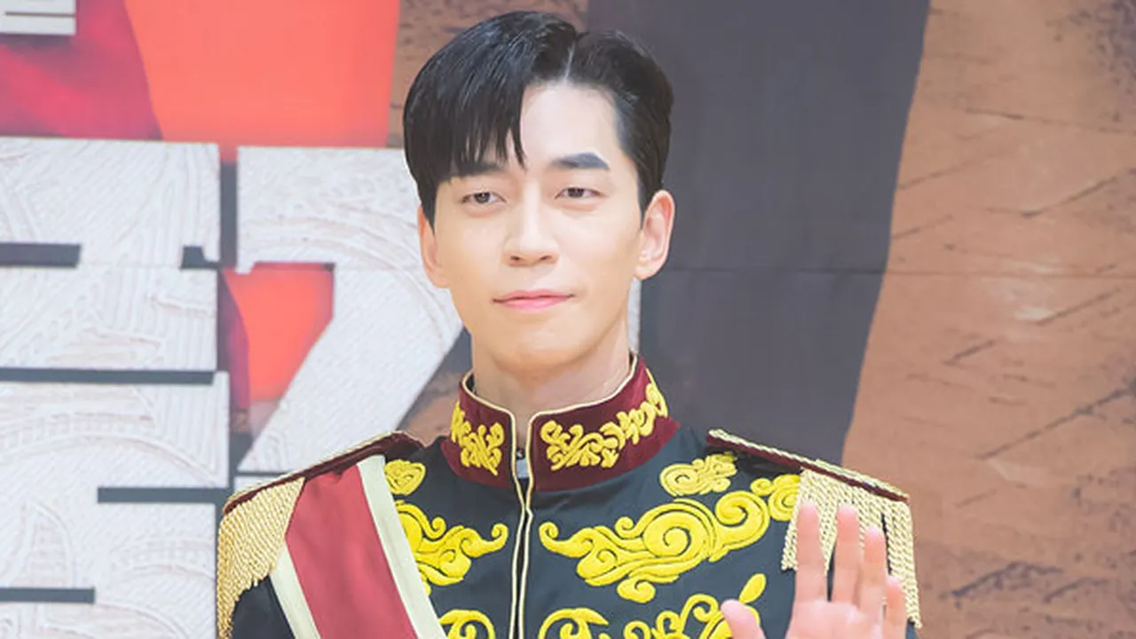 Shin Sung Rok Alami Patah Tulang saat Syuting 'THE LAST EMPRESS'