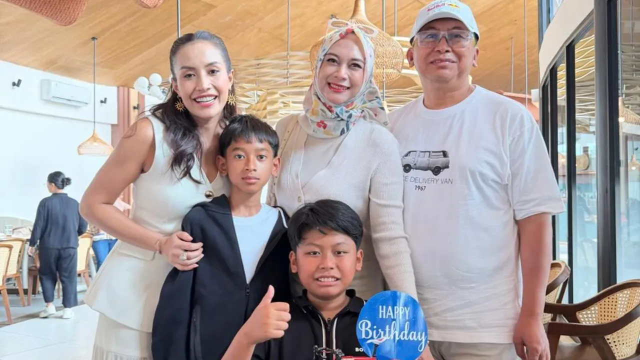 Shinta Bachir Rayakan Ultah Arkan, Akur Bersama Keluarga Mantan Suami