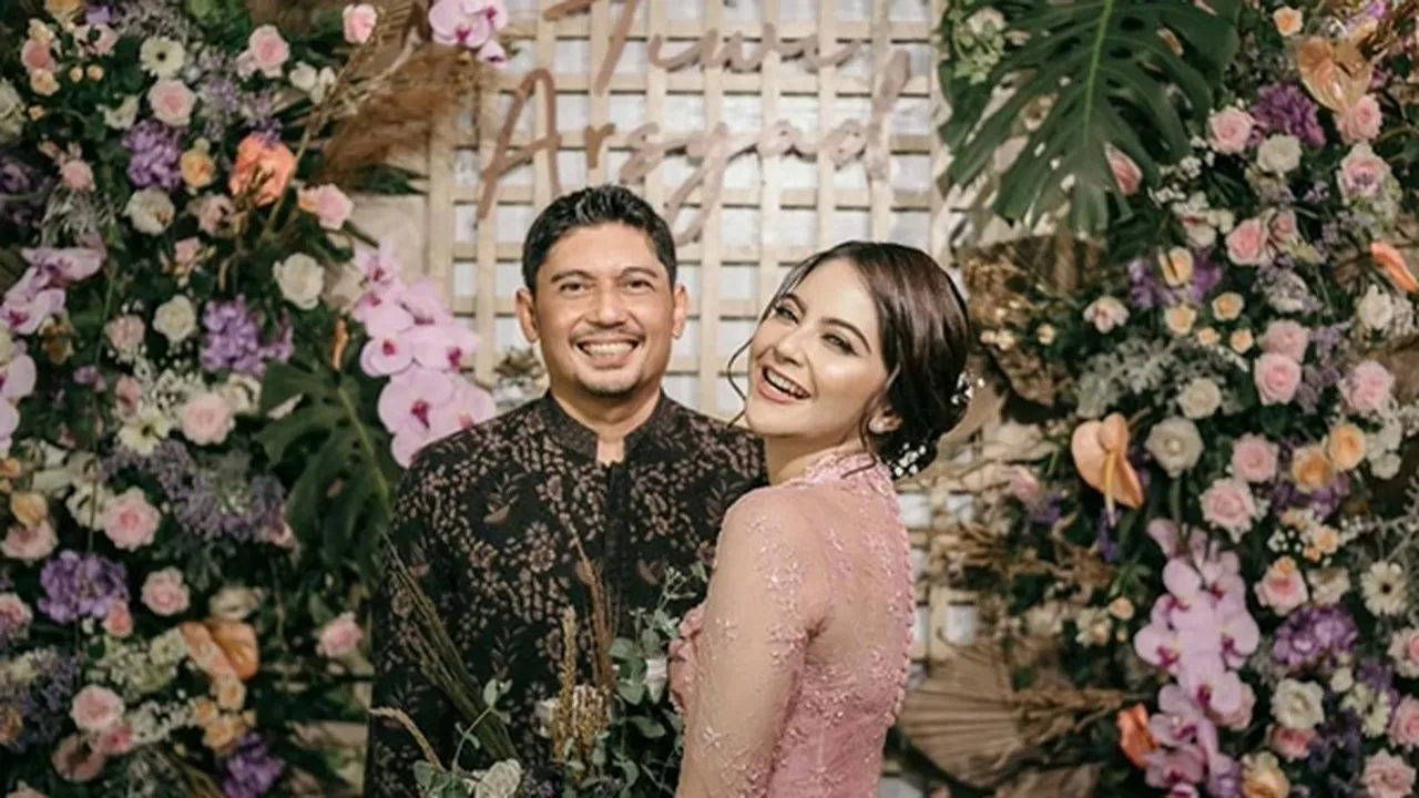 Siap Lepas Status Janda, Tiwi Eks T2 Resmi Dilamar Oleh Kekasihnya