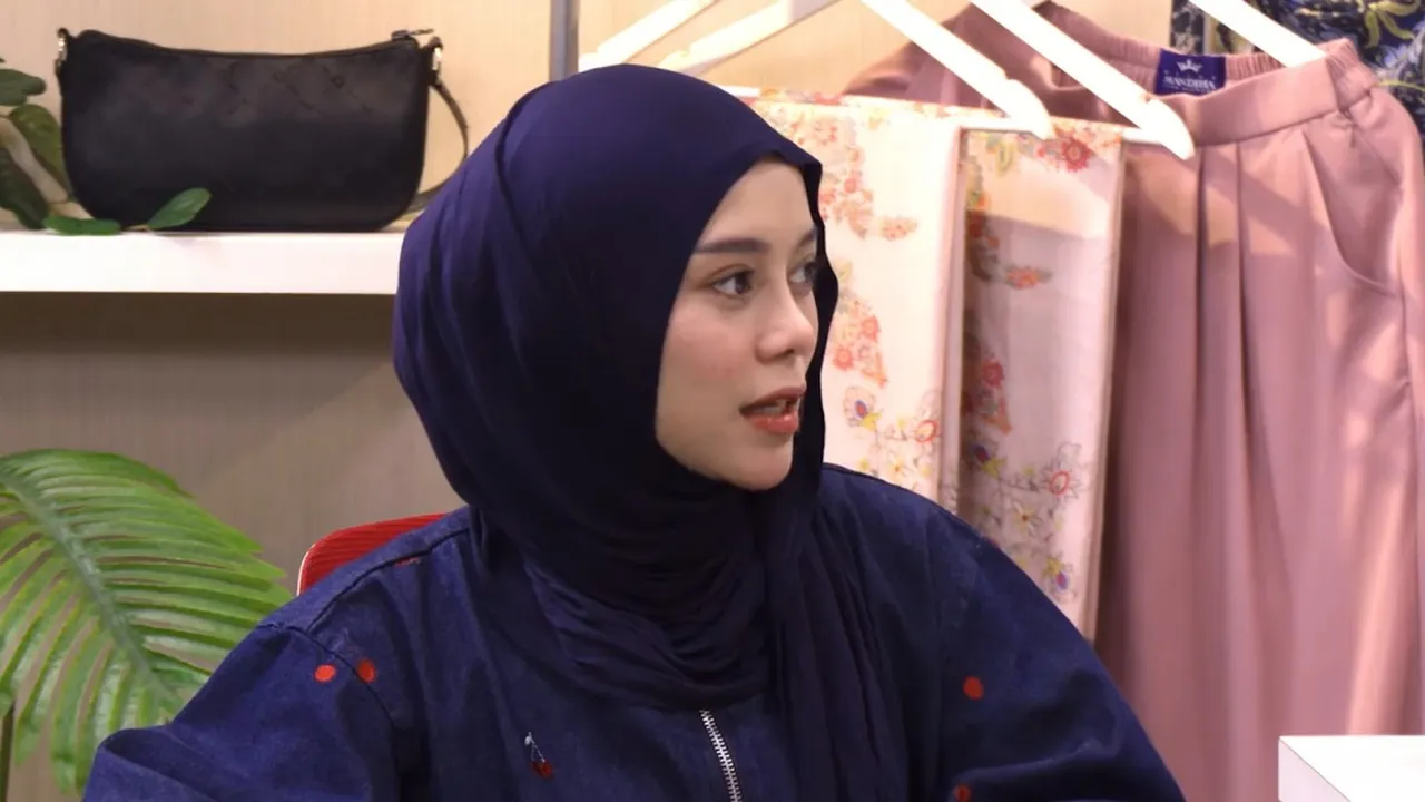 Sibuk Jadi Juri D'Academy 7, Lesti Kejora Masih Sempat Bangun Subuh Siapkan MPASI
