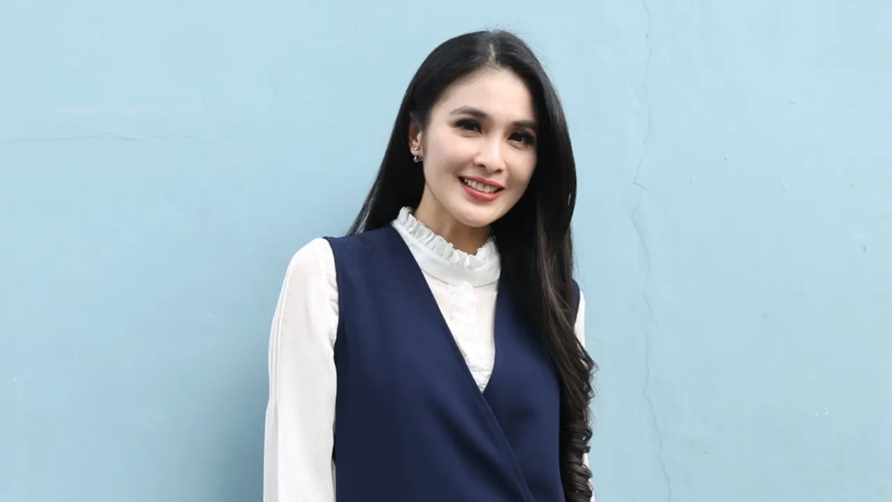 Sibuk Urus Anak, Sandra Dewi Mengaku Tak Pernah Nonton ke Bioskop