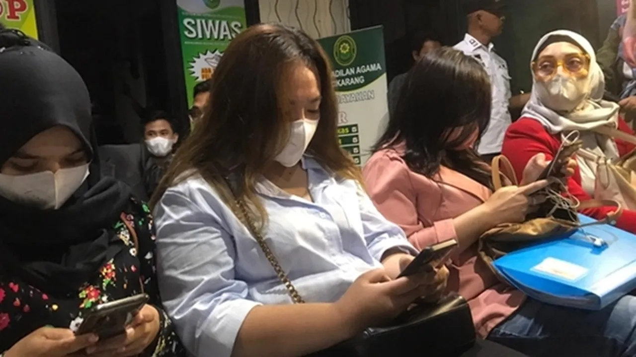 Sidang Cerai Berlanjut, Nadya Adik Nathalie Holscher Hadir Sebagai Saksi